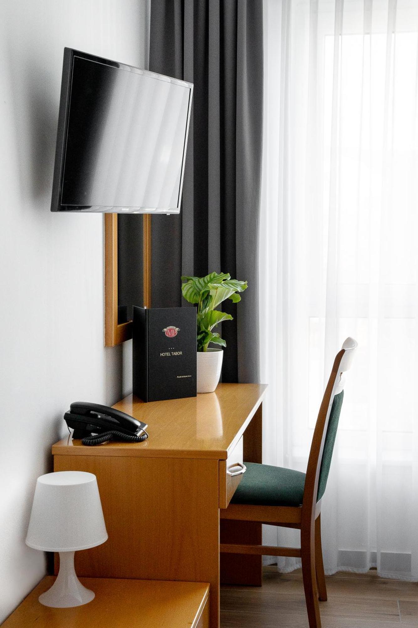 Hotel Tabor Sežana Kültér fotó